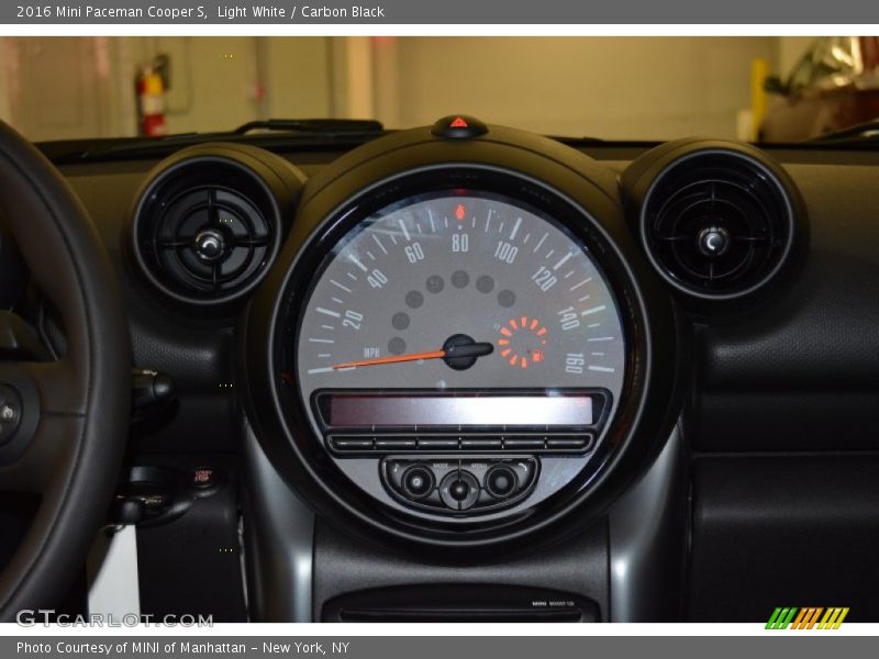 Light White / Carbon Black 2016 Mini Paceman Cooper S