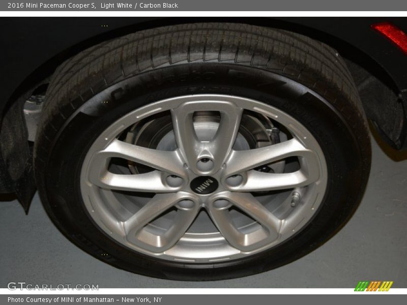 Light White / Carbon Black 2016 Mini Paceman Cooper S