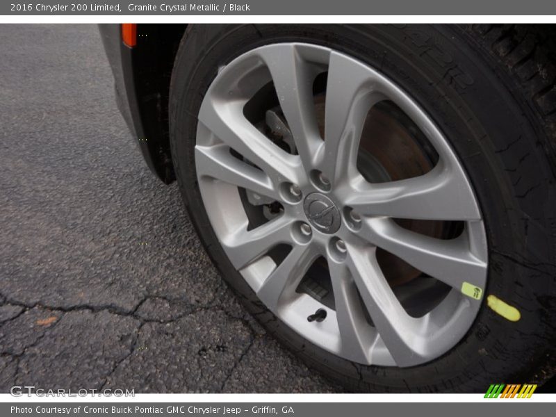 Granite Crystal Metallic / Black 2016 Chrysler 200 Limited
