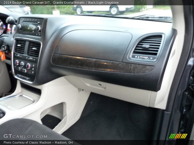 Granite Crystal Metallic / Black/Light Graystone 2014 Dodge Grand Caravan SXT