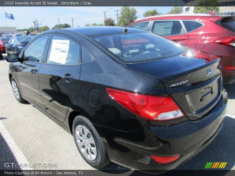 Ultra Black / Gray 2016 Hyundai Accent SE Sedan