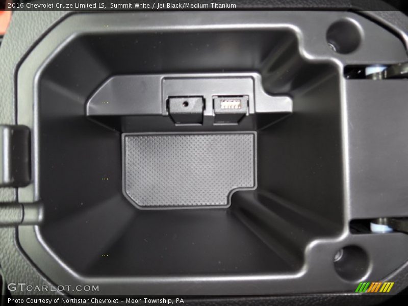 Summit White / Jet Black/Medium Titanium 2016 Chevrolet Cruze Limited LS