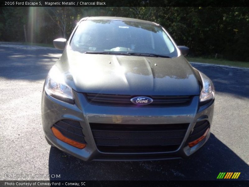 Magnetic Metallic / Charcoal Black 2016 Ford Escape S