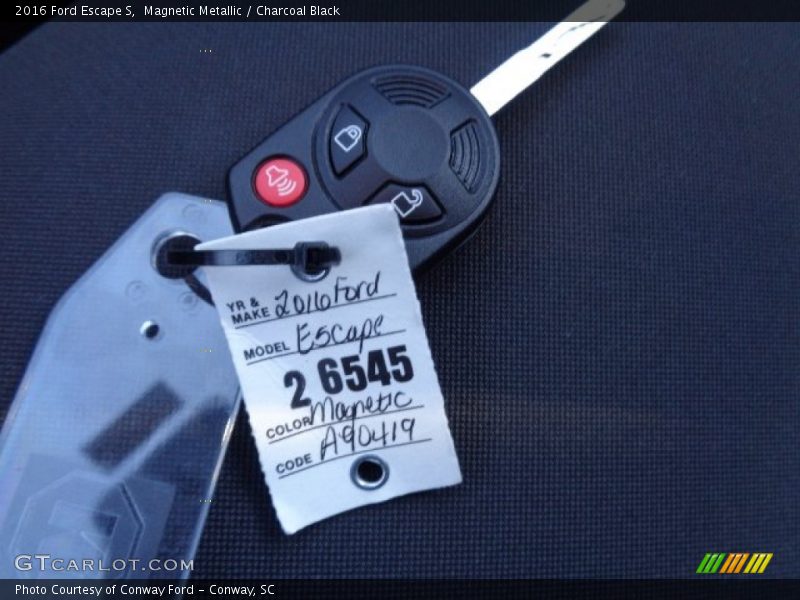 Magnetic Metallic / Charcoal Black 2016 Ford Escape S