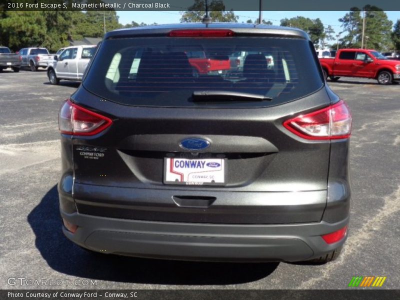 Magnetic Metallic / Charcoal Black 2016 Ford Escape S