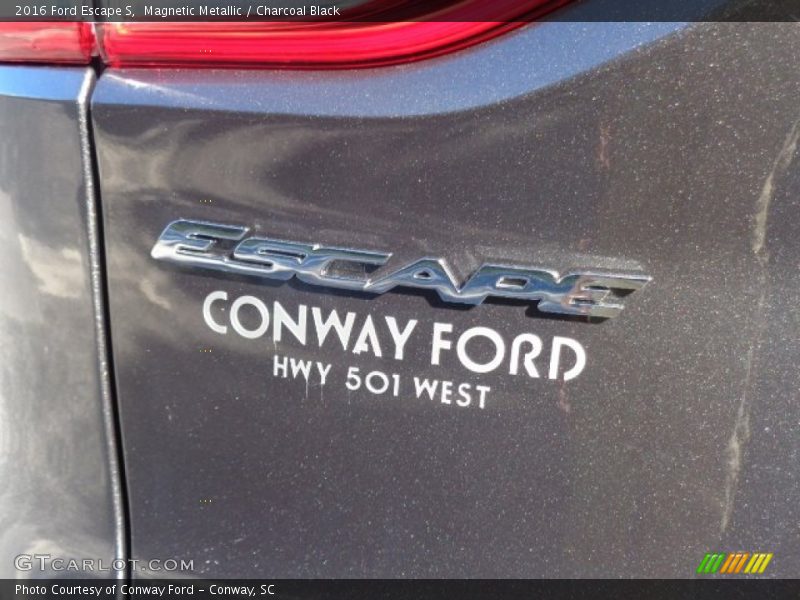 Magnetic Metallic / Charcoal Black 2016 Ford Escape S