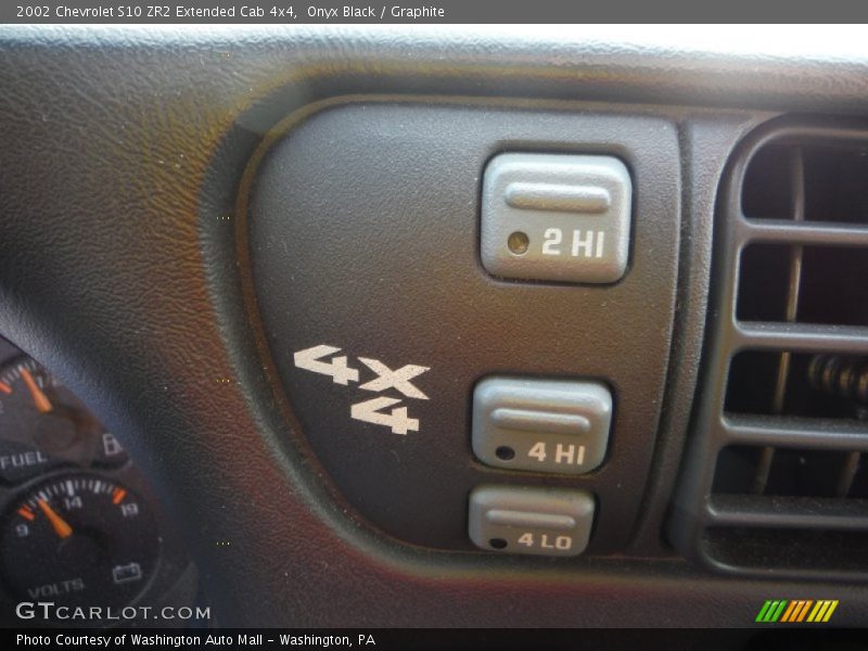 Onyx Black / Graphite 2002 Chevrolet S10 ZR2 Extended Cab 4x4