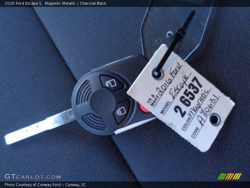 Magnetic Metallic / Charcoal Black 2016 Ford Escape S