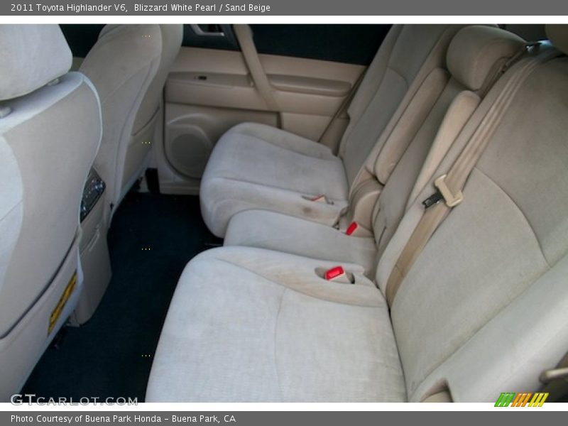 Blizzard White Pearl / Sand Beige 2011 Toyota Highlander V6