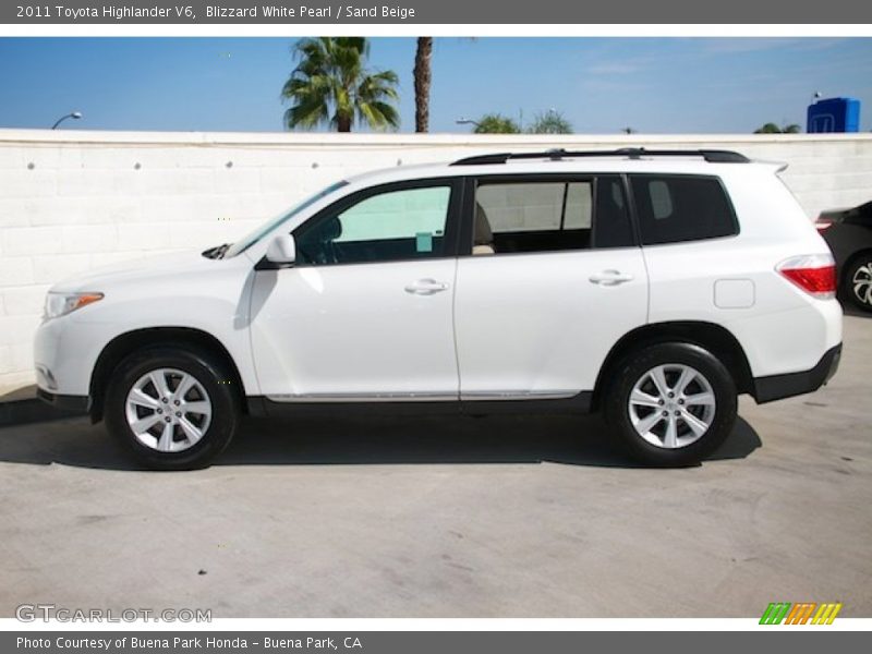 Blizzard White Pearl / Sand Beige 2011 Toyota Highlander V6