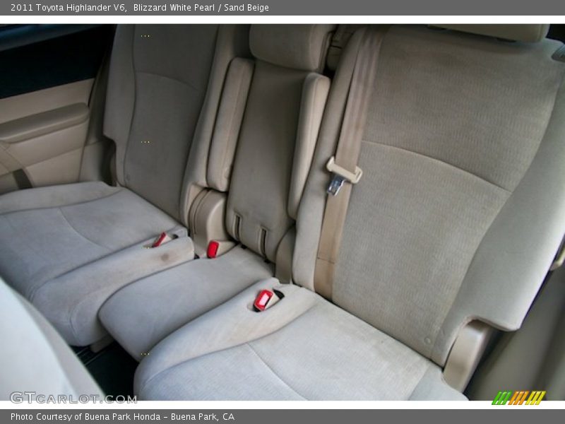 Blizzard White Pearl / Sand Beige 2011 Toyota Highlander V6