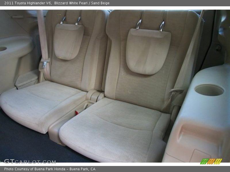 Blizzard White Pearl / Sand Beige 2011 Toyota Highlander V6