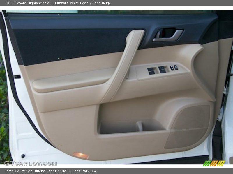 Blizzard White Pearl / Sand Beige 2011 Toyota Highlander V6