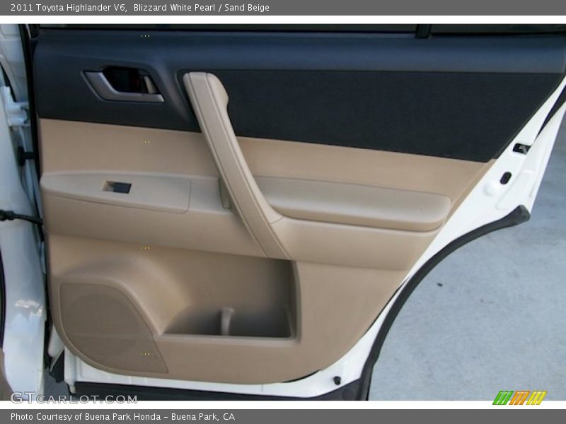 Blizzard White Pearl / Sand Beige 2011 Toyota Highlander V6