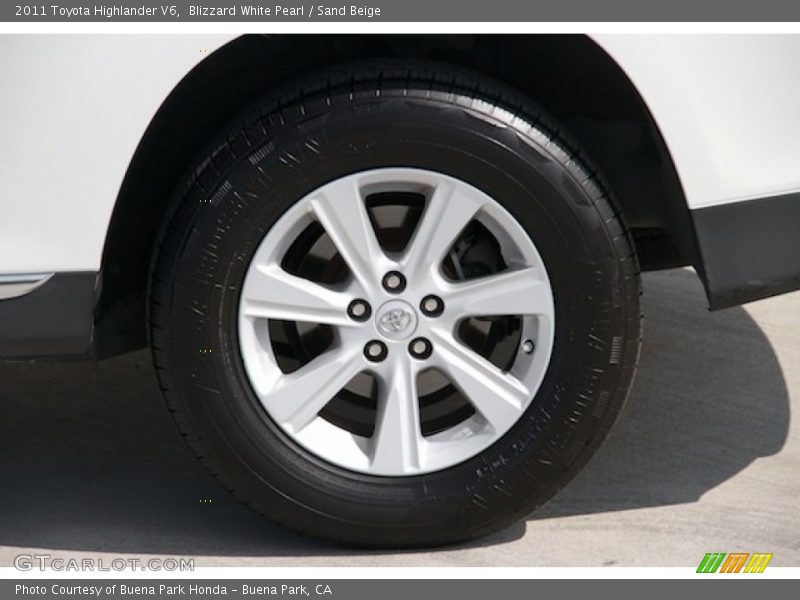 Blizzard White Pearl / Sand Beige 2011 Toyota Highlander V6