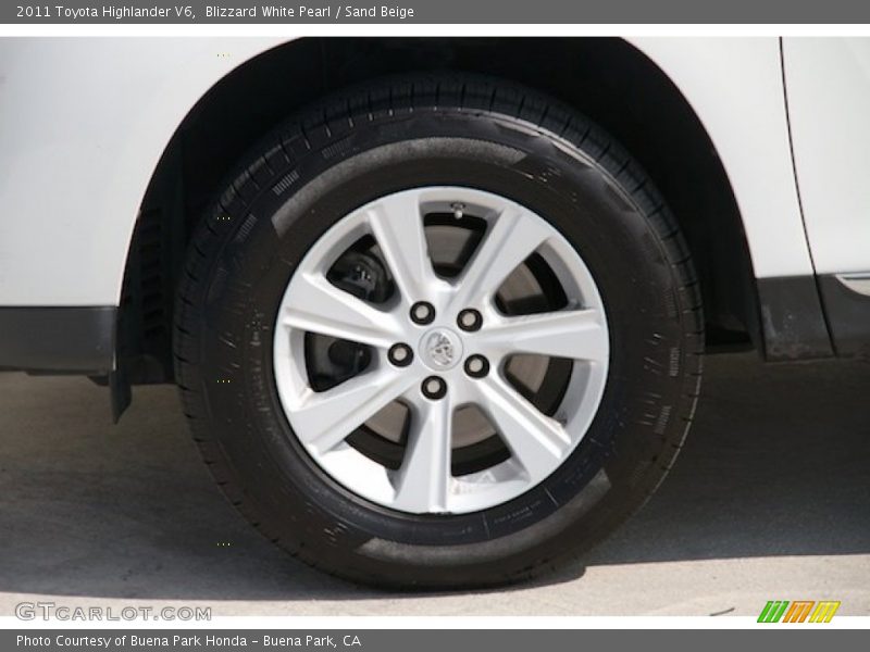 Blizzard White Pearl / Sand Beige 2011 Toyota Highlander V6
