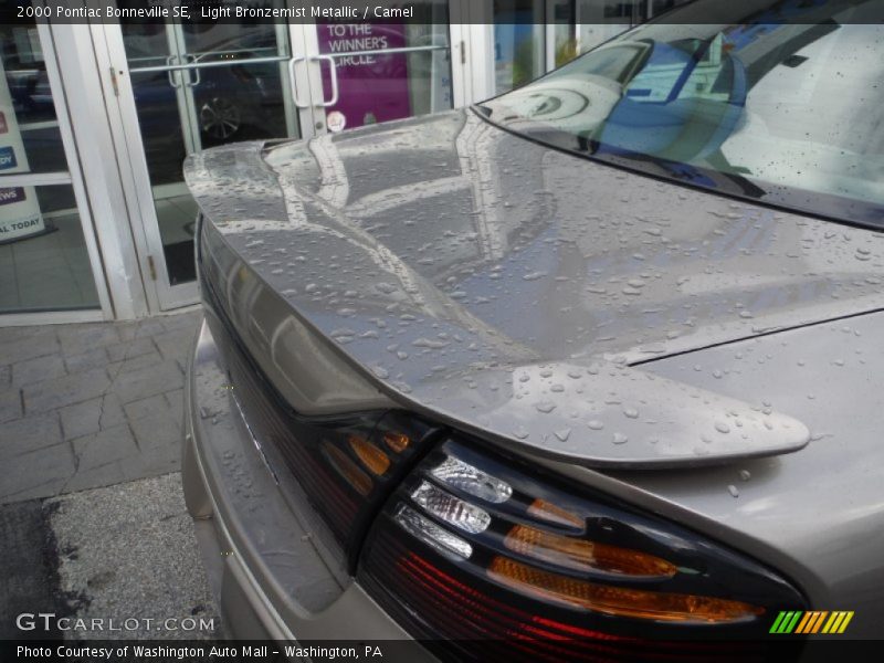 Light Bronzemist Metallic / Camel 2000 Pontiac Bonneville SE