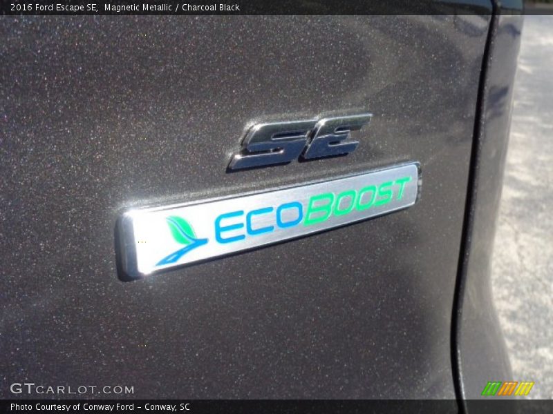 Magnetic Metallic / Charcoal Black 2016 Ford Escape SE
