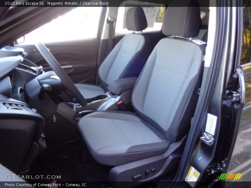 Magnetic Metallic / Charcoal Black 2016 Ford Escape SE