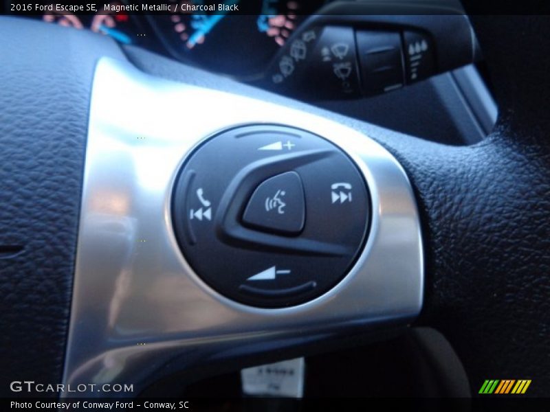 Magnetic Metallic / Charcoal Black 2016 Ford Escape SE