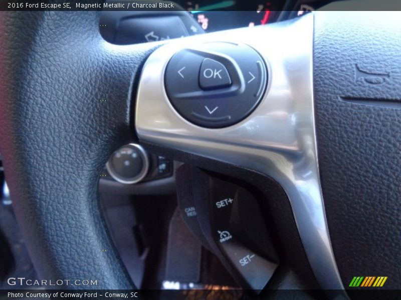 Magnetic Metallic / Charcoal Black 2016 Ford Escape SE