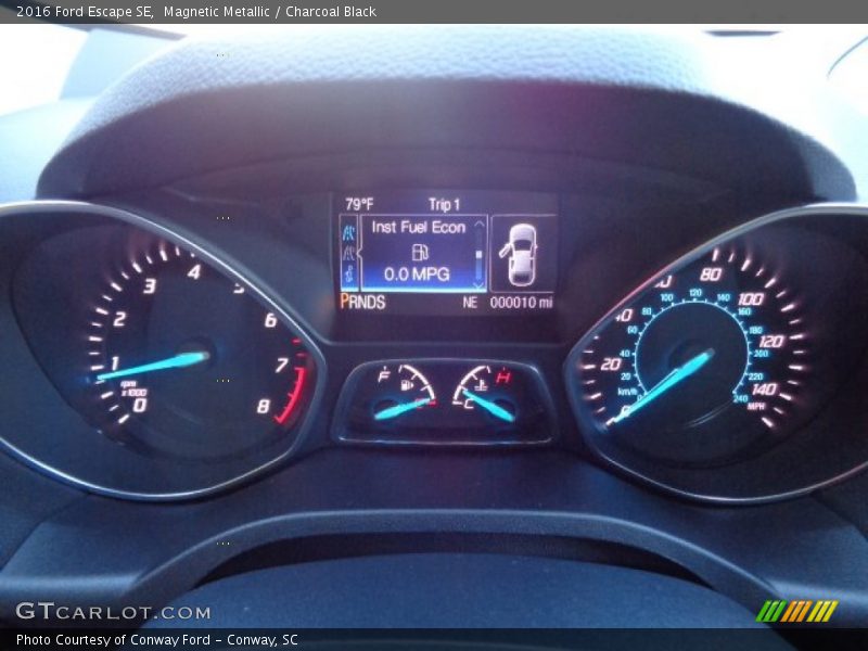 Magnetic Metallic / Charcoal Black 2016 Ford Escape SE