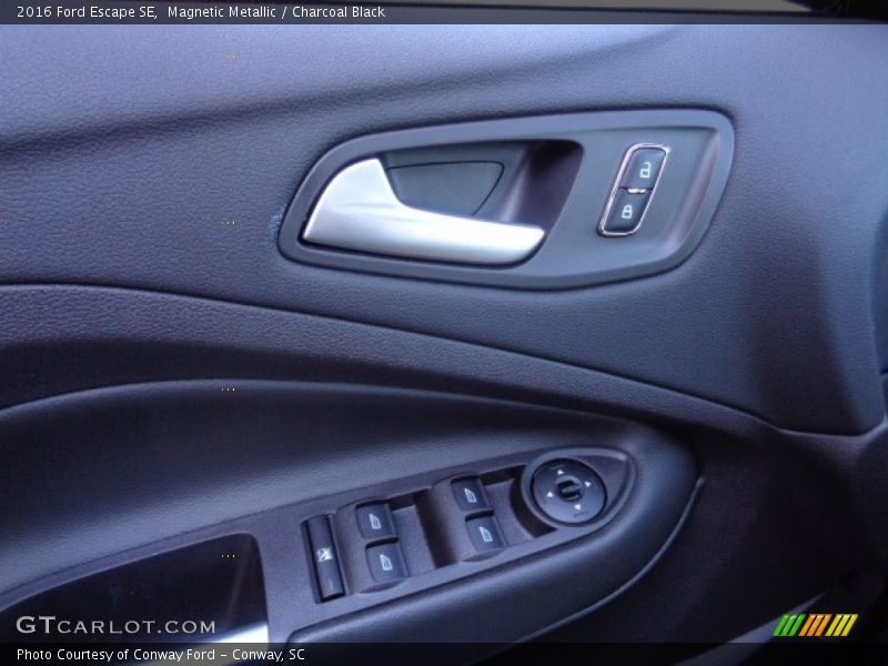 Magnetic Metallic / Charcoal Black 2016 Ford Escape SE