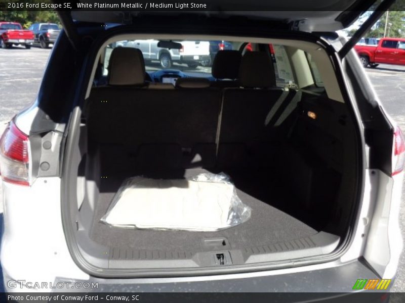 White Platinum Metallic / Medium Light Stone 2016 Ford Escape SE