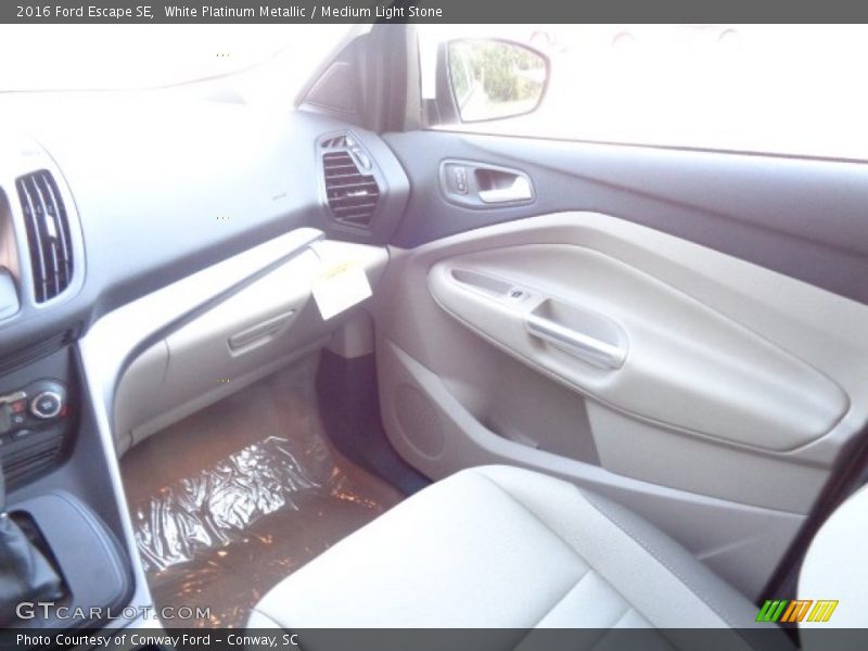 White Platinum Metallic / Medium Light Stone 2016 Ford Escape SE