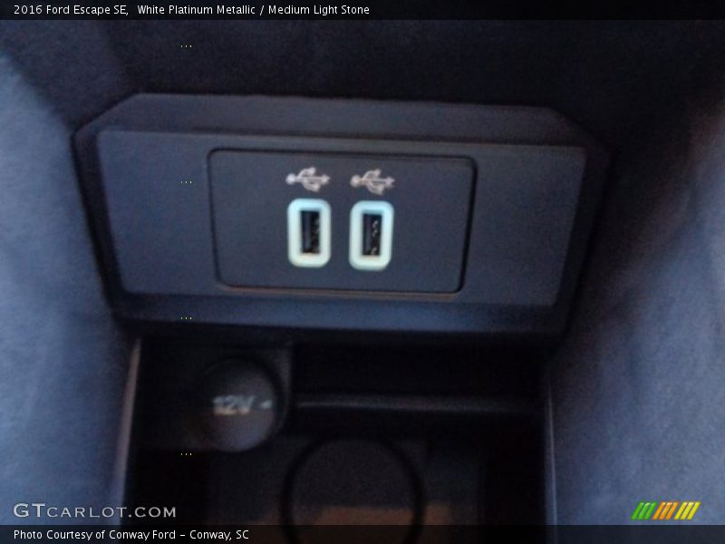 White Platinum Metallic / Medium Light Stone 2016 Ford Escape SE