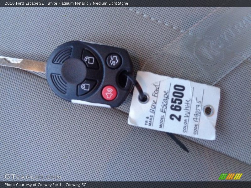 White Platinum Metallic / Medium Light Stone 2016 Ford Escape SE