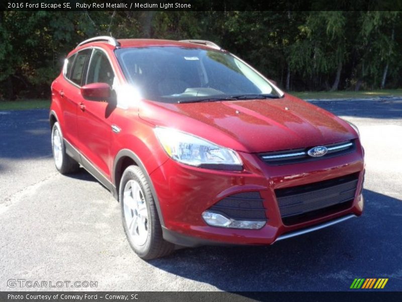 Ruby Red Metallic / Medium Light Stone 2016 Ford Escape SE
