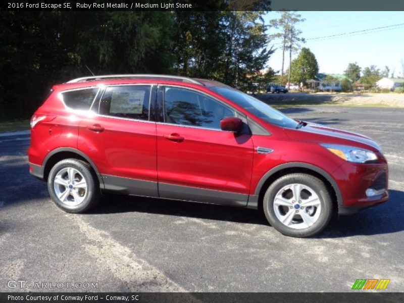 Ruby Red Metallic / Medium Light Stone 2016 Ford Escape SE
