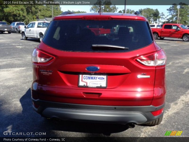 Ruby Red Metallic / Medium Light Stone 2016 Ford Escape SE
