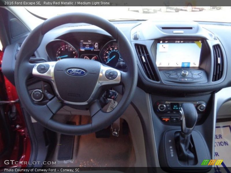 Ruby Red Metallic / Medium Light Stone 2016 Ford Escape SE