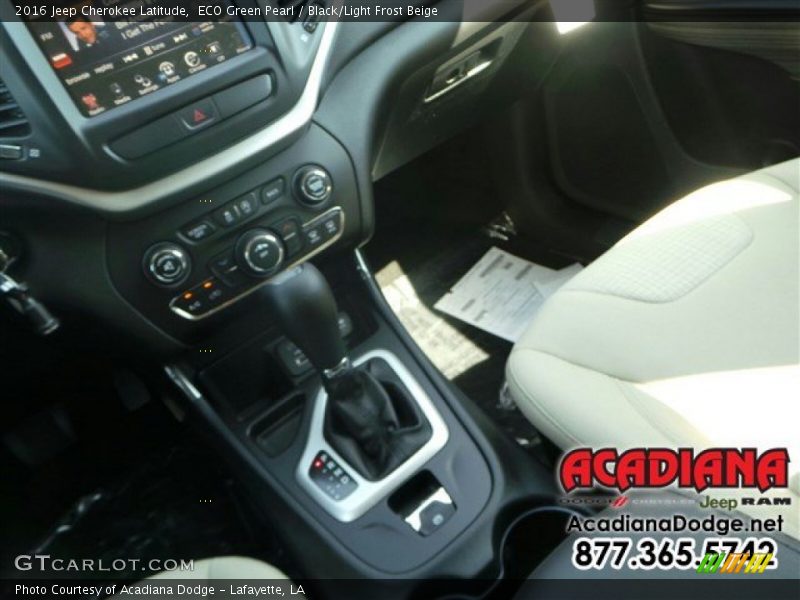 ECO Green Pearl / Black/Light Frost Beige 2016 Jeep Cherokee Latitude