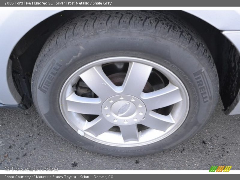 Silver Frost Metallic / Shale Grey 2005 Ford Five Hundred SE