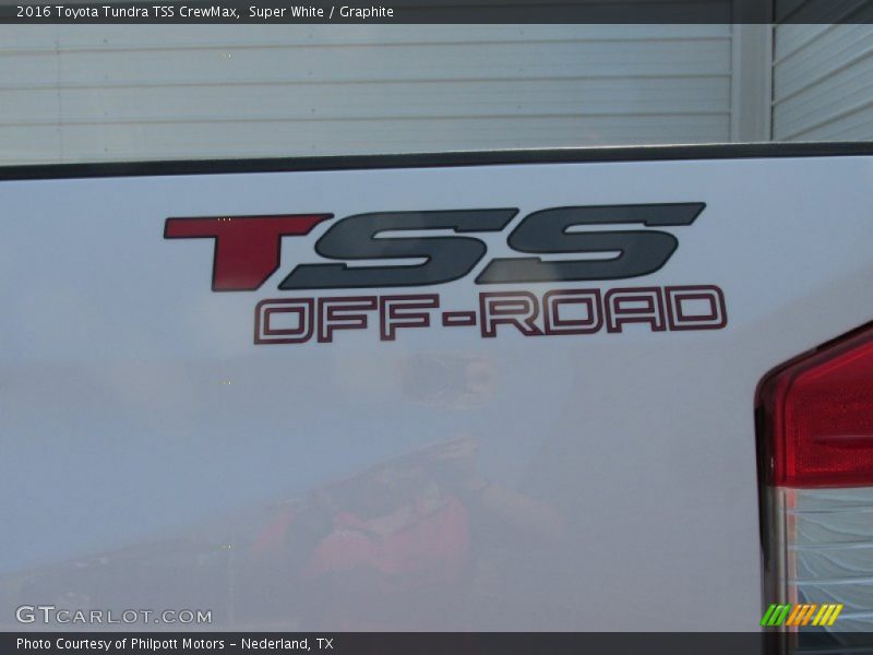  2016 Tundra TSS CrewMax Logo