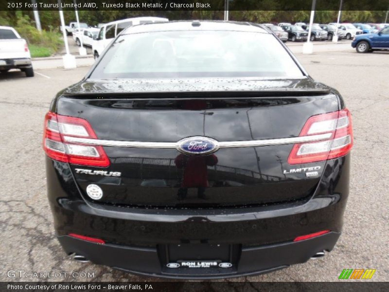 Tuxedo Black Metallic / Charcoal Black 2015 Ford Taurus Limited AWD