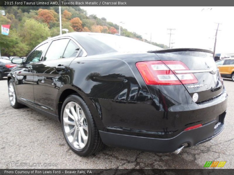 Tuxedo Black Metallic / Charcoal Black 2015 Ford Taurus Limited AWD
