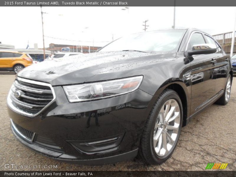 Tuxedo Black Metallic / Charcoal Black 2015 Ford Taurus Limited AWD