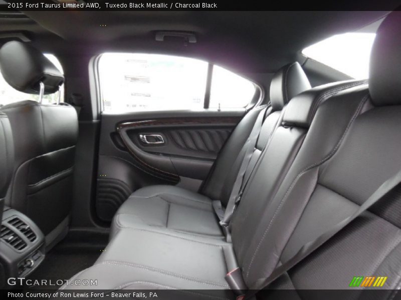 Tuxedo Black Metallic / Charcoal Black 2015 Ford Taurus Limited AWD