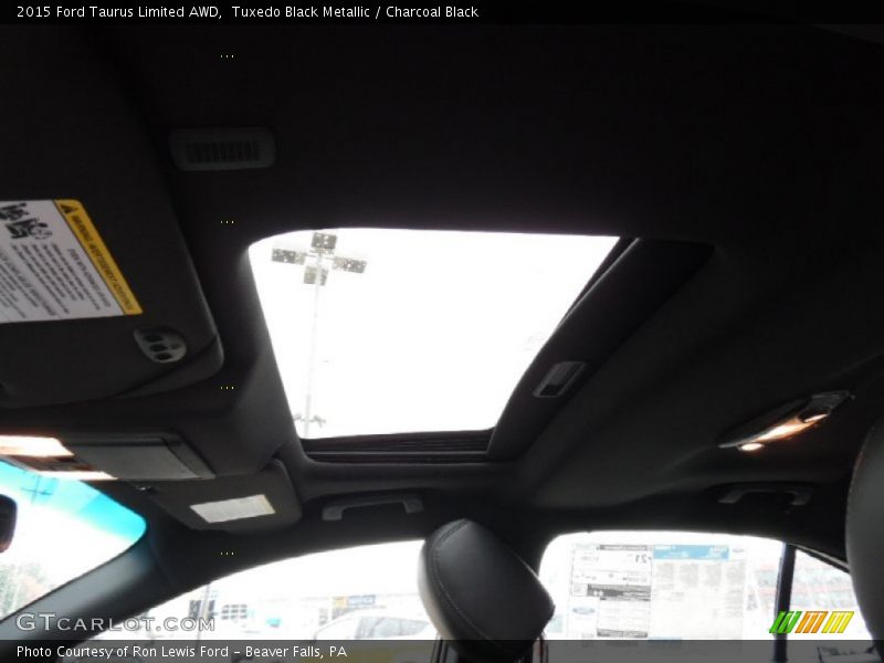 Tuxedo Black Metallic / Charcoal Black 2015 Ford Taurus Limited AWD