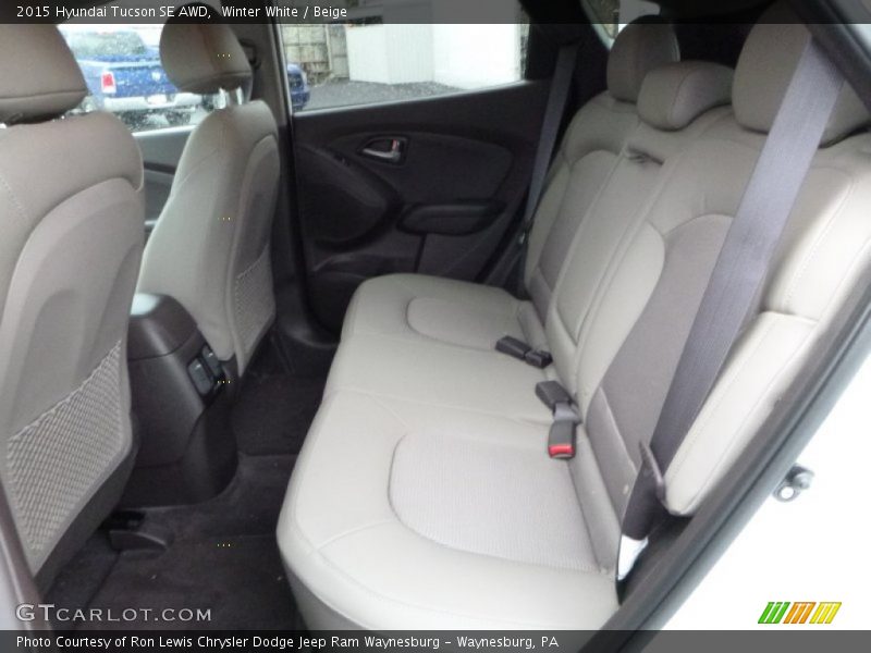 Winter White / Beige 2015 Hyundai Tucson SE AWD