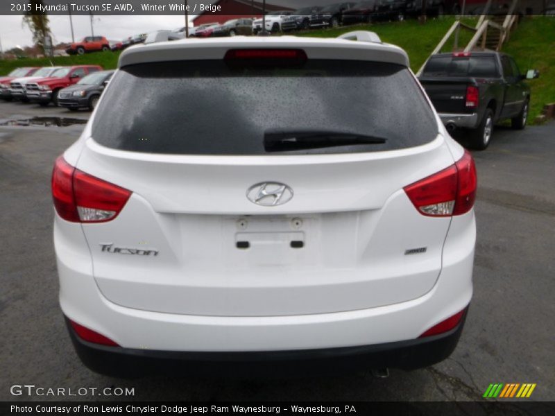 Winter White / Beige 2015 Hyundai Tucson SE AWD