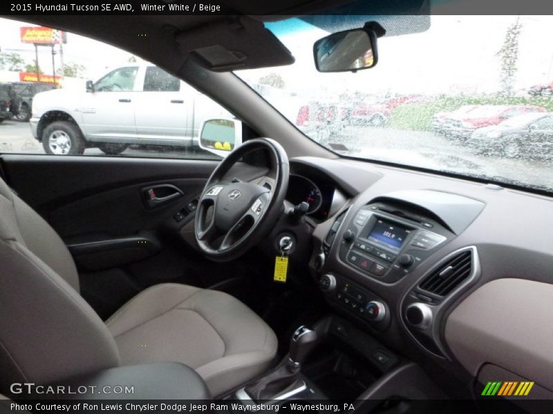 Winter White / Beige 2015 Hyundai Tucson SE AWD