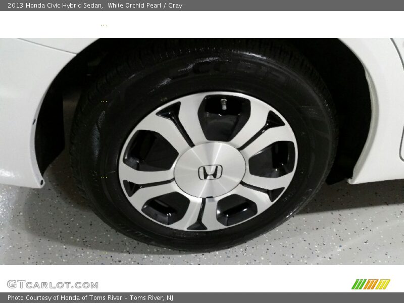 White Orchid Pearl / Gray 2013 Honda Civic Hybrid Sedan