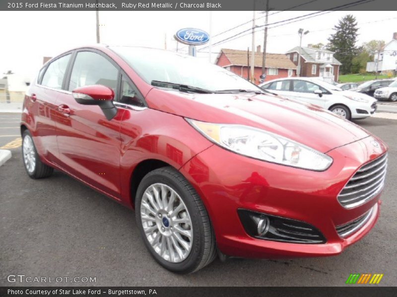 Front 3/4 View of 2015 Fiesta Titanium Hatchback