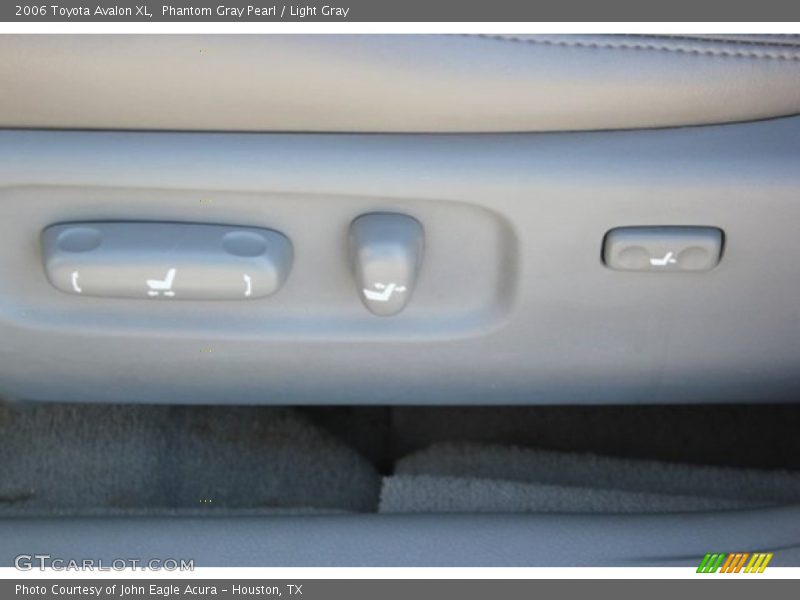 Phantom Gray Pearl / Light Gray 2006 Toyota Avalon XL