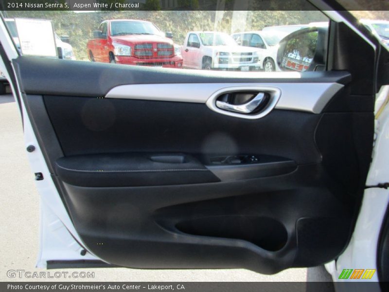 Aspen White / Charcoal 2014 Nissan Sentra S